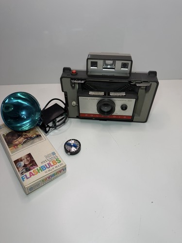 Vintage polaroid land camera - polaroid,